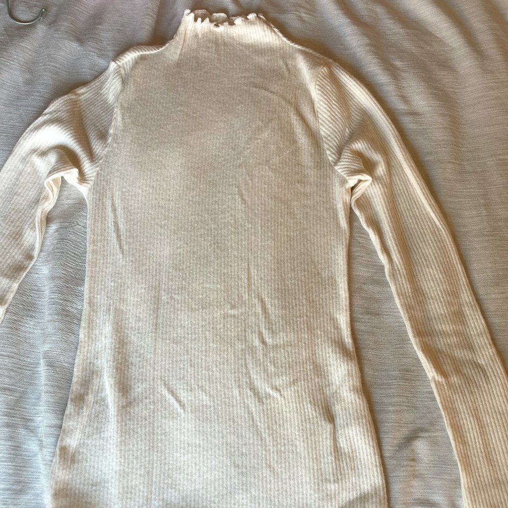 BRAND NEW Cream Turtleneck